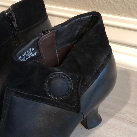 Clarks Indigo ankle bootie - Picture 9 of 9